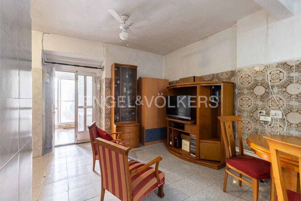 4 bedroom Townhouse for sale in Gilet - € 318,000 (Ref: 8235159)