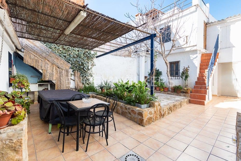 4 bedroom Townhouse for sale in Gilet - € 318,000 (Ref: 8235159)