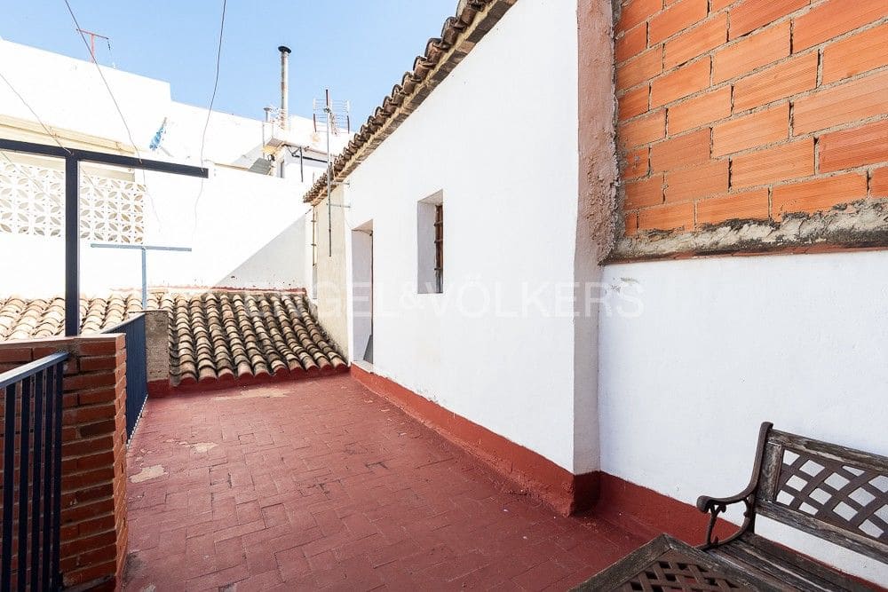 4 bedroom Townhouse for sale in Gilet - € 318,000 (Ref: 8235159)