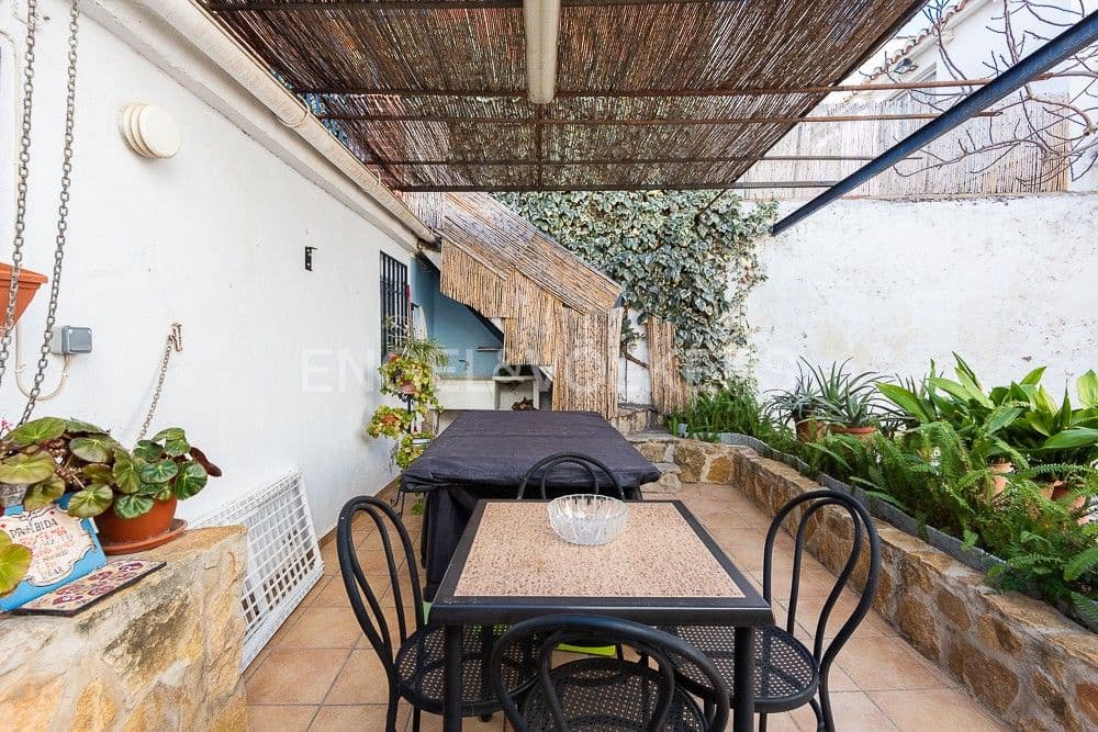 4 bedroom Townhouse for sale in Gilet - € 318,000 (Ref: 8235159)