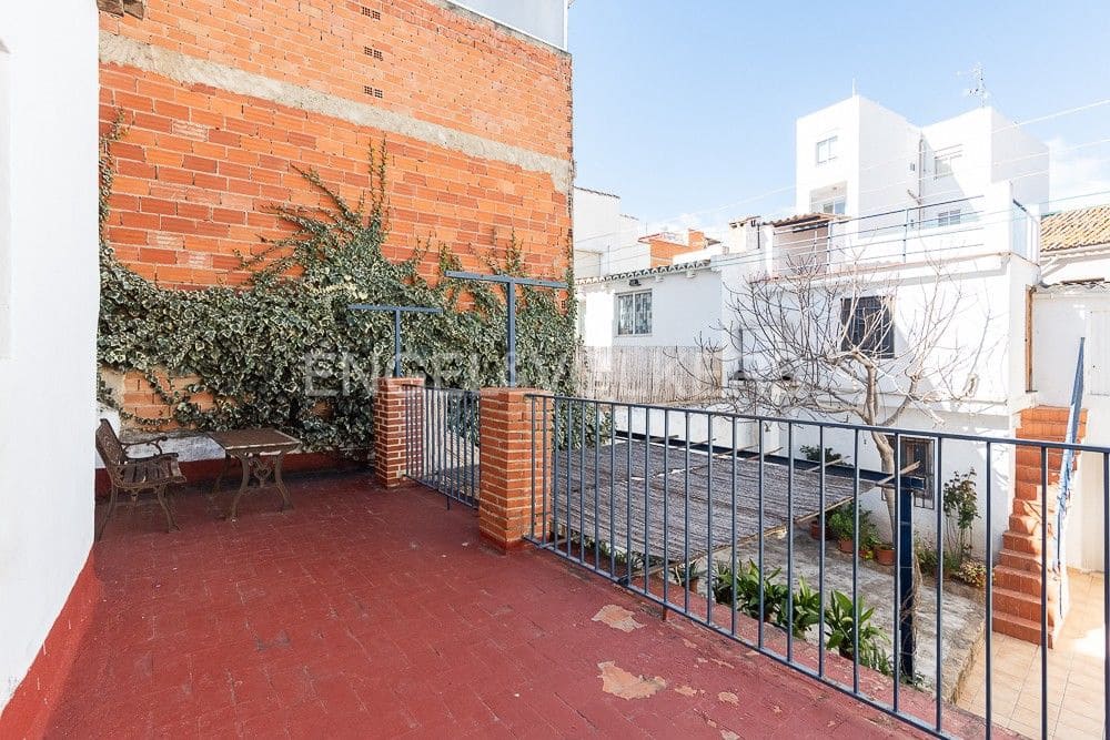 4 bedroom Townhouse for sale in Gilet - € 318,000 (Ref: 8235159)