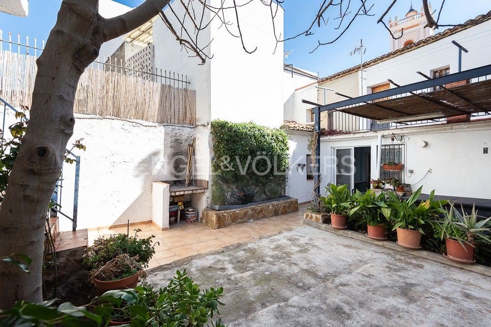 4 bedroom Townhouse for sale in Gilet - € 318,000 (Ref: 8235159)