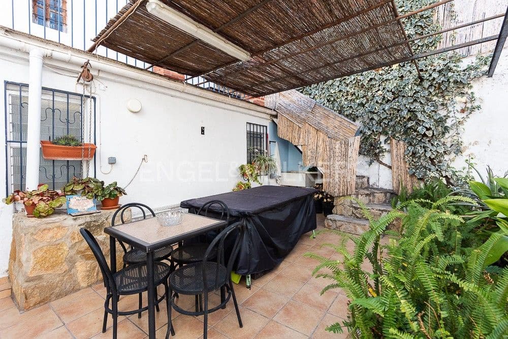 4 bedroom Townhouse for sale in Gilet - € 318,000 (Ref: 8235159)