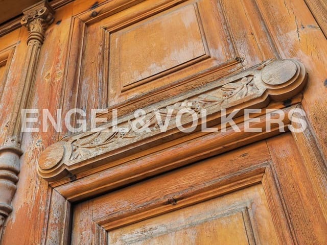 10 bedroom Townhouse for sale in Carcaixent - € 350,000 (Ref: 8235166)