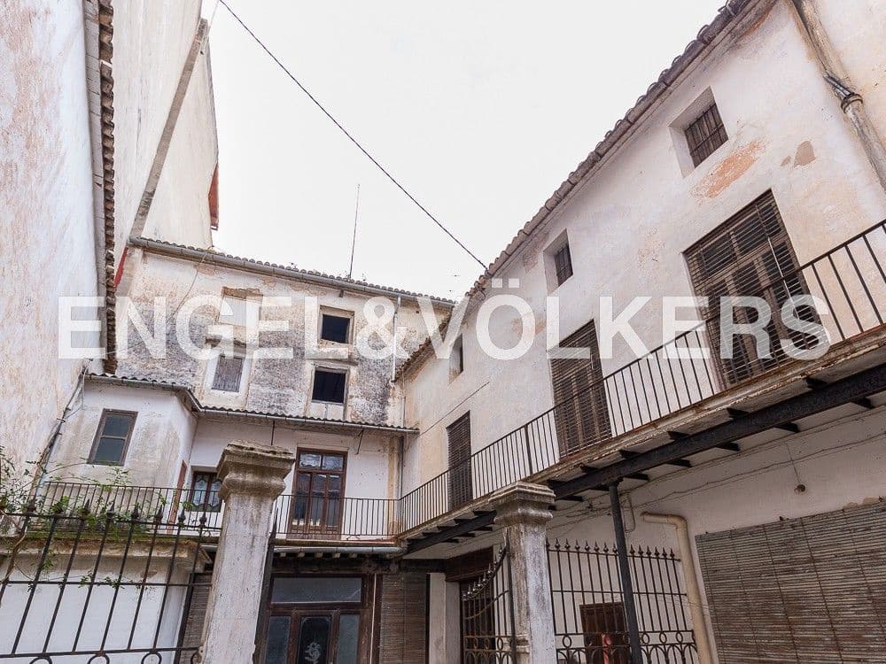 10 bedroom Townhouse for sale in Carcaixent - € 350,000 (Ref: 8235166)