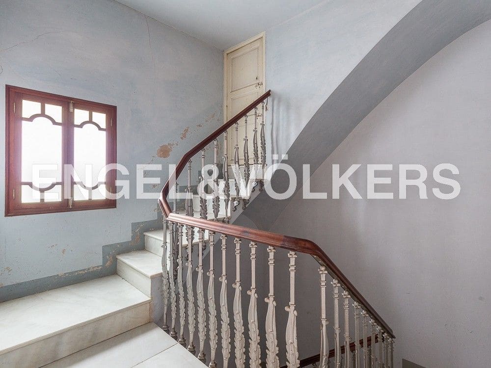 10 bedroom Townhouse for sale in Carcaixent - € 350,000 (Ref: 8235166)