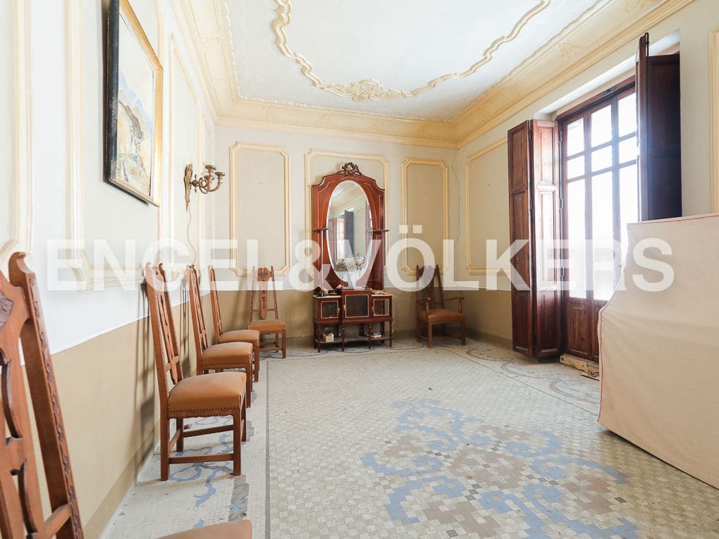 10 bedroom Townhouse for sale in Carcaixent - € 350,000 (Ref: 8235166)