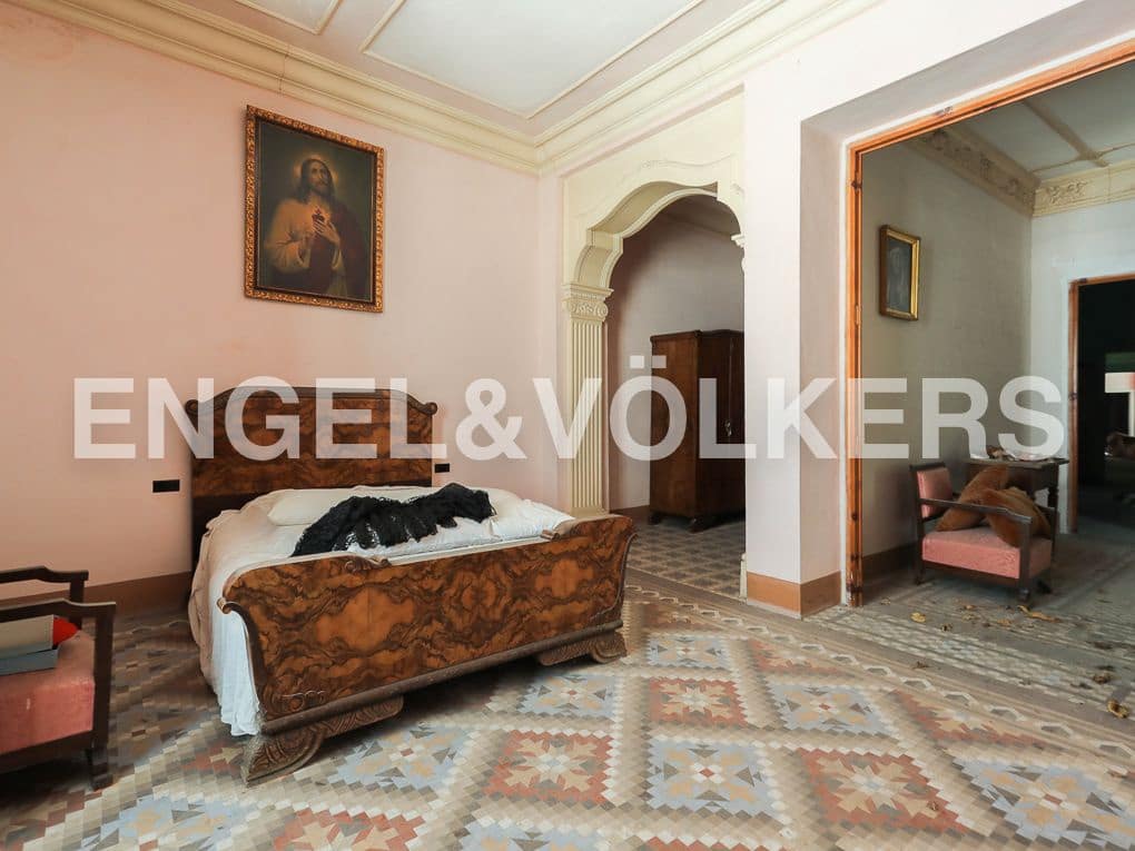 10 bedroom Townhouse for sale in Carcaixent - € 350,000 (Ref: 8235166)
