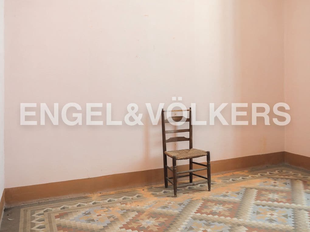 10 bedroom Townhouse for sale in Carcaixent - € 350,000 (Ref: 8235166)