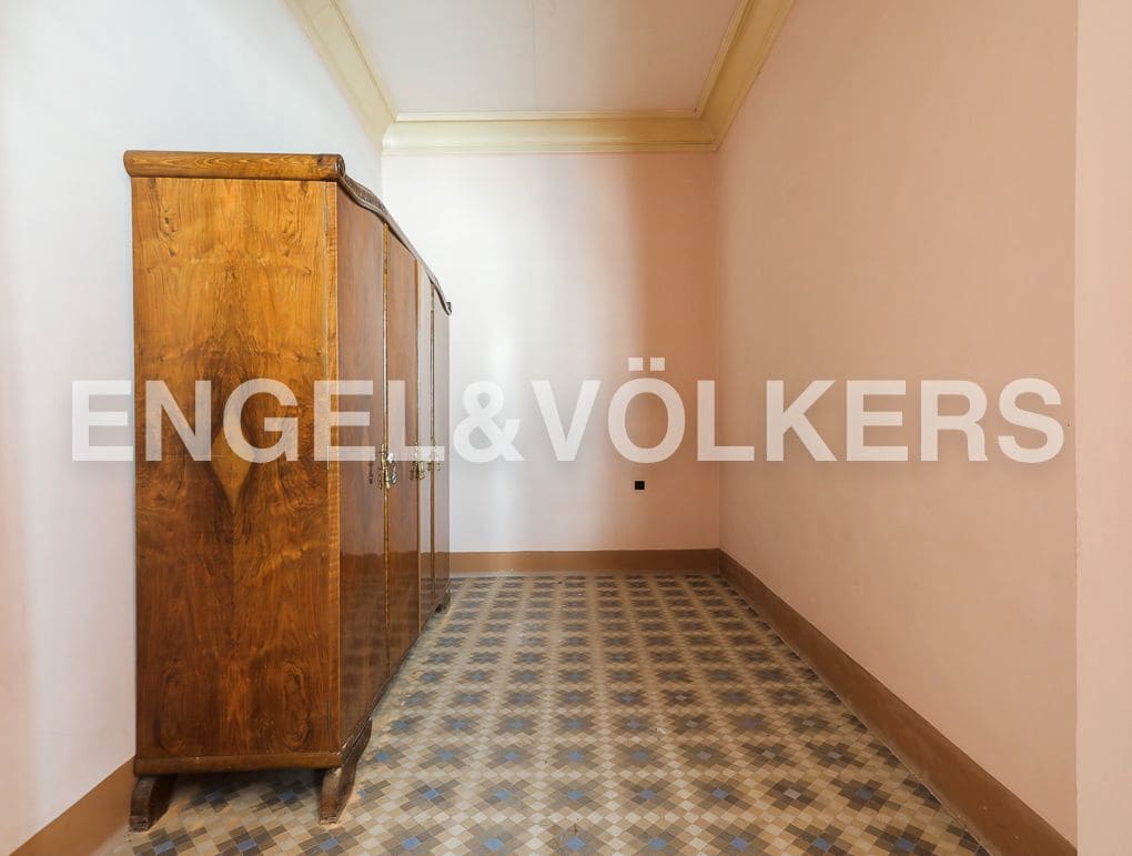 10 bedroom Townhouse for sale in Carcaixent - € 350,000 (Ref: 8235166)