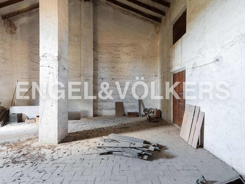 10 bedroom Townhouse for sale in Carcaixent - € 350,000 (Ref: 8235166)