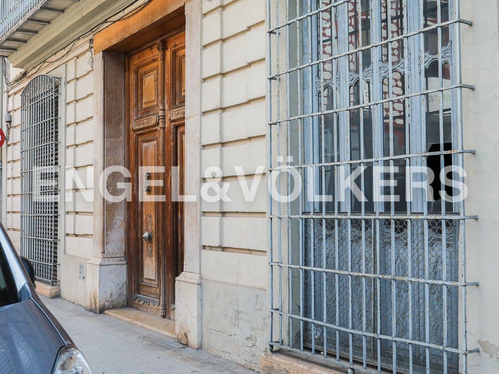 10 bedroom Townhouse for sale in Carcaixent - € 350,000 (Ref: 8235166)