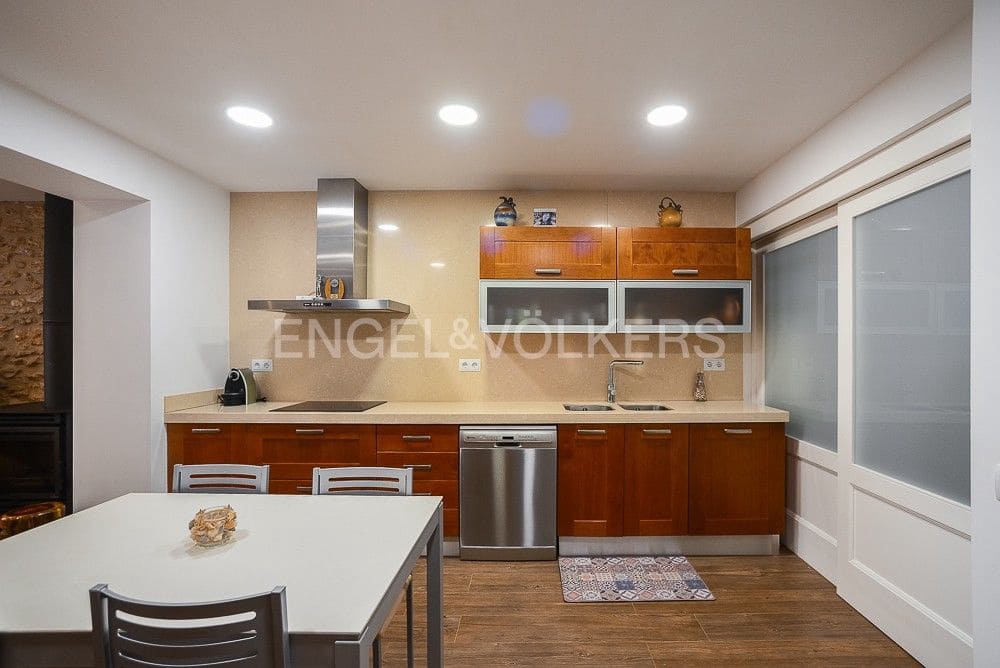 3 bedroom Semi-detached Villa for sale in Alcanar - € 375,000 (Ref: 8235260)