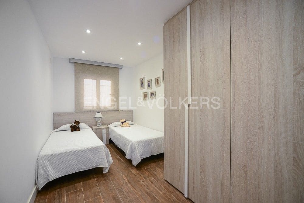 3 bedroom Semi-detached Villa for sale in Alcanar - € 375,000 (Ref: 8235260)