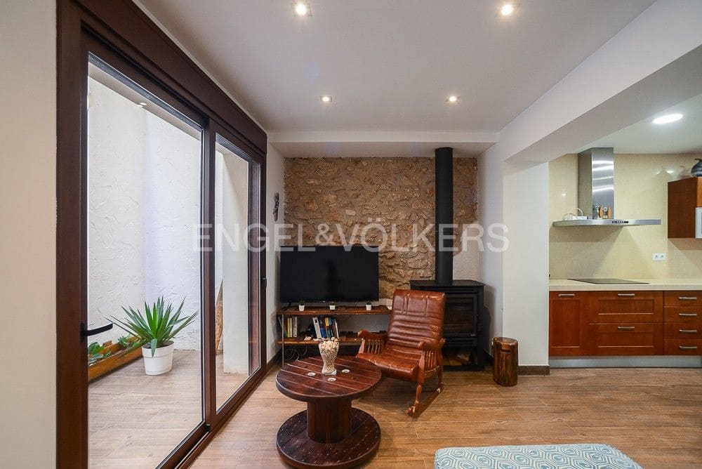 3 bedroom Semi-detached Villa for sale in Alcanar - € 375,000 (Ref: 8235260)