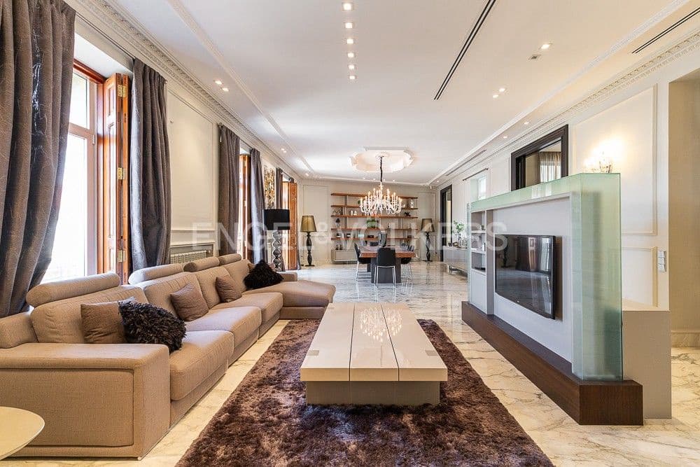 6 Zimmer Penthouse zu verkaufen in Valencia Stadt mit Garage - 4.700.000 € (Ref: 8235268)