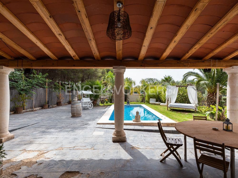 22 bedroom Villa for sale in Vilamarxant / Villamarchante with pool garage - € 1,249,900 (Ref: 8235281)