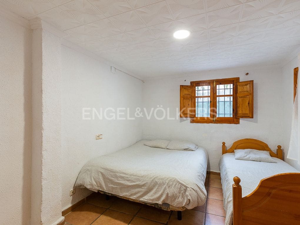 22 bedroom Villa for sale in Vilamarxant / Villamarchante with pool garage - € 1,249,900 (Ref: 8235281)