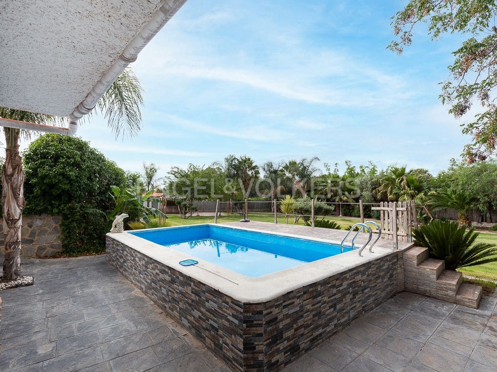 22 bedroom Villa for sale in Vilamarxant / Villamarchante with pool garage - € 1,249,900 (Ref: 8235281)