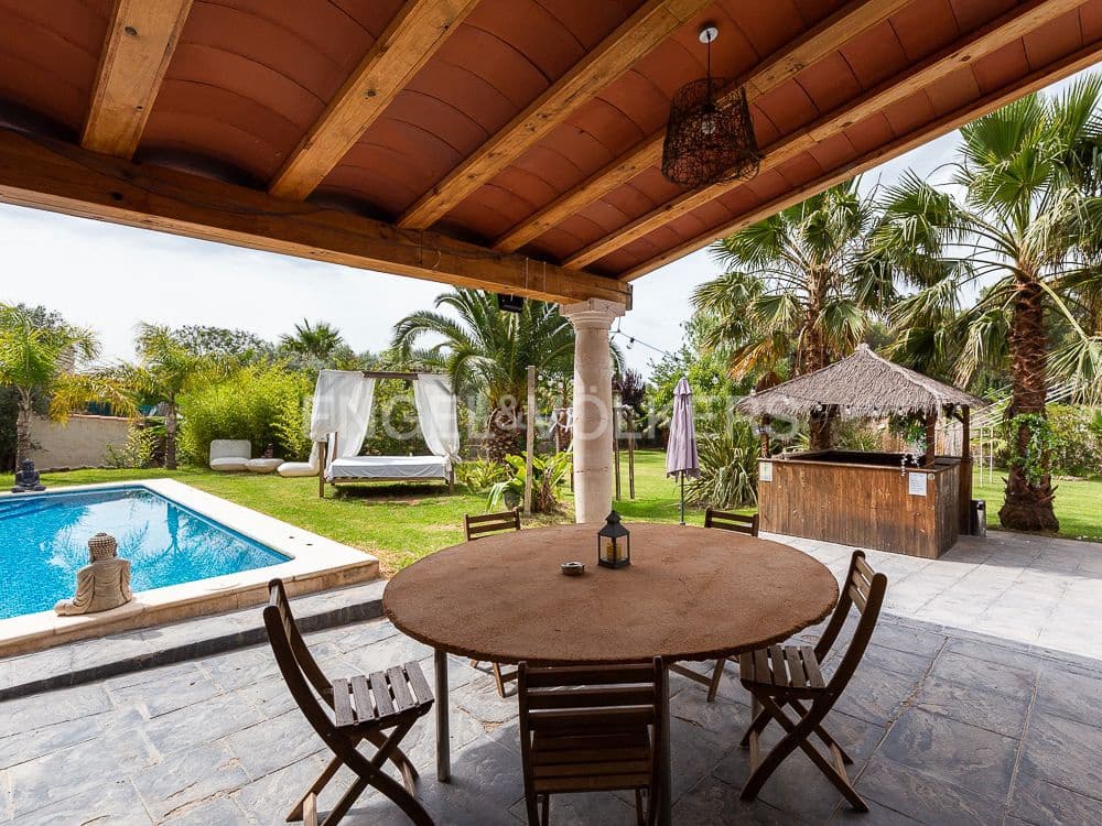 22 bedroom Villa for sale in Vilamarxant / Villamarchante with pool garage - € 1,249,900 (Ref: 8235281)
