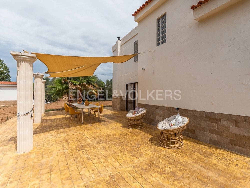 22 bedroom Villa for sale in Vilamarxant / Villamarchante with pool garage - € 1,249,900 (Ref: 8235281)