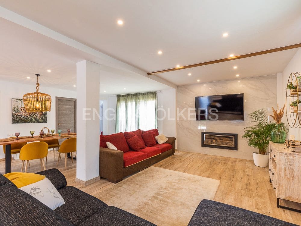 22 bedroom Villa for sale in Vilamarxant / Villamarchante with pool garage - € 1,249,900 (Ref: 8235281)