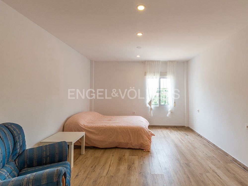 22 bedroom Villa for sale in Vilamarxant / Villamarchante with pool garage - € 1,249,900 (Ref: 8235281)