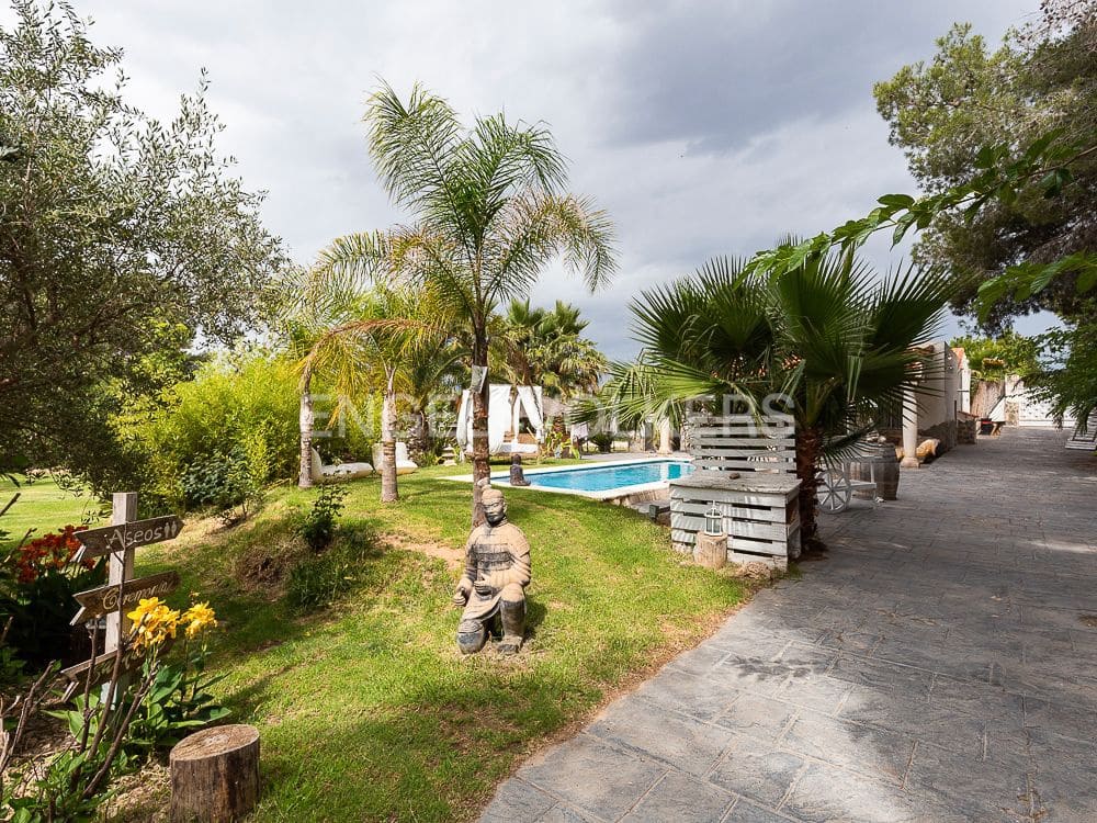 22 bedroom Villa for sale in Vilamarxant / Villamarchante with pool garage - € 1,249,900 (Ref: 8235281)