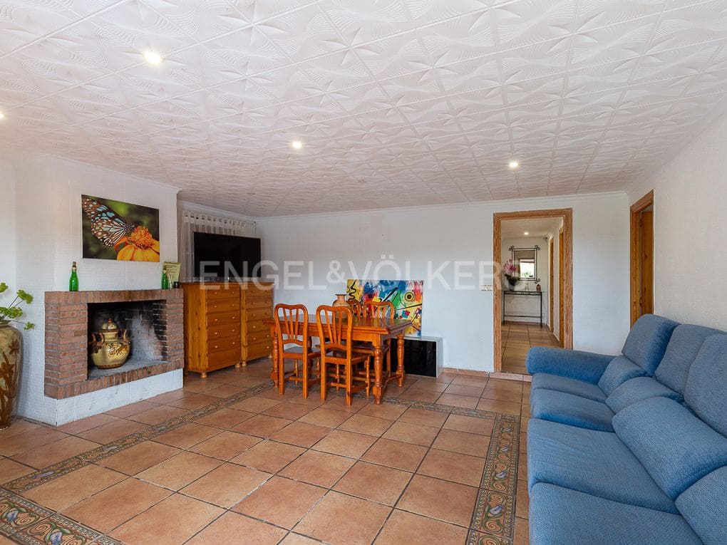 22 bedroom Villa for sale in Vilamarxant / Villamarchante with pool garage - € 1,249,900 (Ref: 8235281)