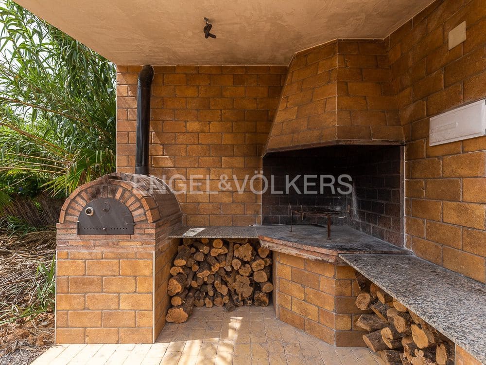 22 bedroom Villa for sale in Vilamarxant / Villamarchante with pool garage - € 1,249,900 (Ref: 8235281)