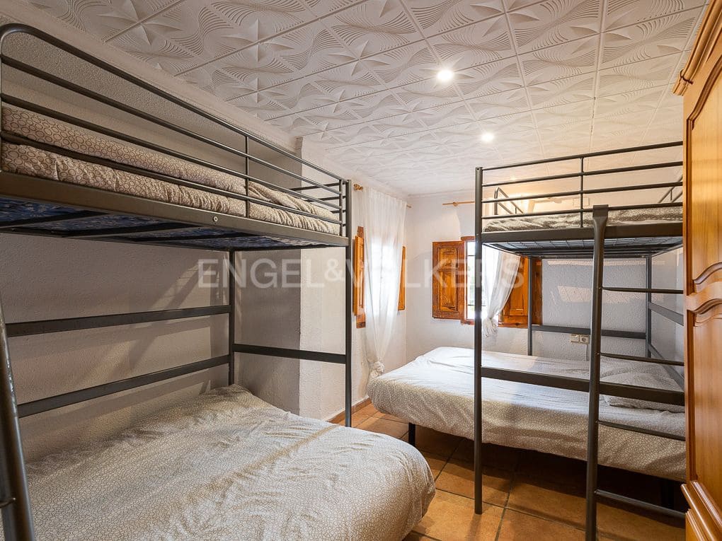22 bedroom Villa for sale in Vilamarxant / Villamarchante with pool garage - € 1,249,900 (Ref: 8235281)