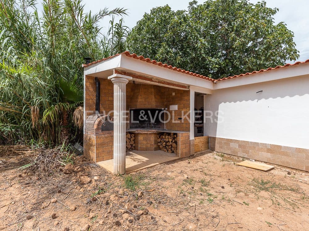 22 bedroom Villa for sale in Vilamarxant / Villamarchante with pool garage - € 1,249,900 (Ref: 8235281)
