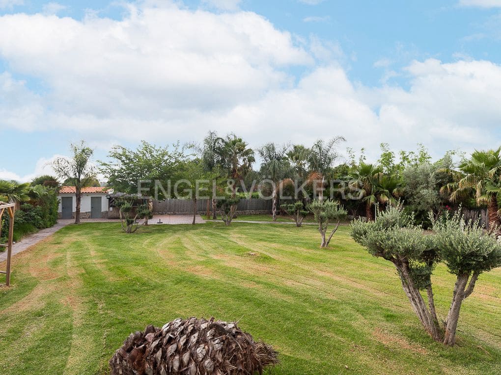 22 bedroom Villa for sale in Vilamarxant / Villamarchante with pool garage - € 1,249,900 (Ref: 8235281)