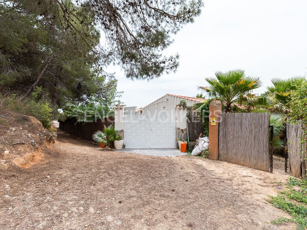 22 bedroom Villa for sale in Vilamarxant / Villamarchante with pool garage - € 1,249,900 (Ref: 8235281)