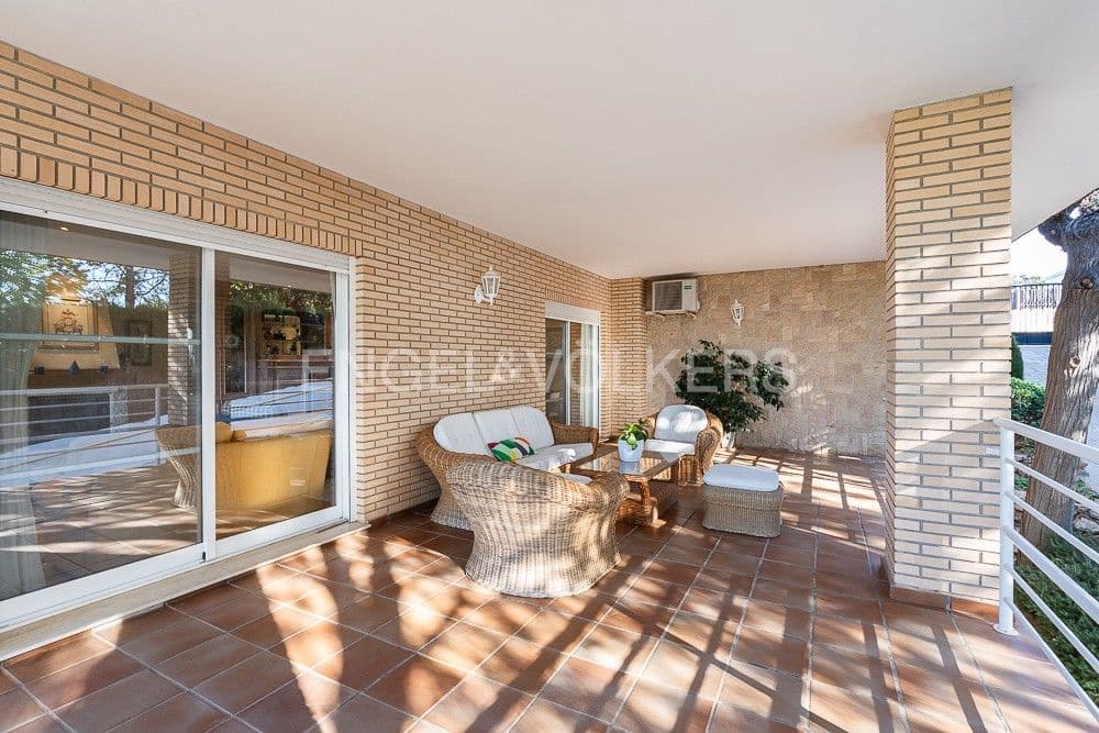 5 sypialnia Willa na sprzedaż w Pucol z basenem garażem - 1 800 000 € (Ref: 8235283)