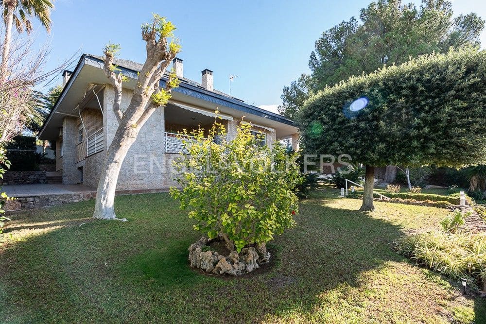 5 sypialnia Willa na sprzedaż w Pucol z basenem garażem - 1 800 000 € (Ref: 8235283)