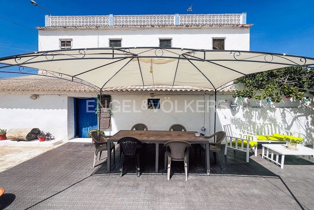 7 bedroom Finca/Country House for sale in Riba-roja de Turia with garage - € 900,000 (Ref: 8235296)