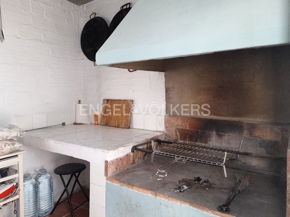 7 bedroom Finca/Country House for sale in Riba-roja de Turia with garage - € 900,000 (Ref: 8235296)