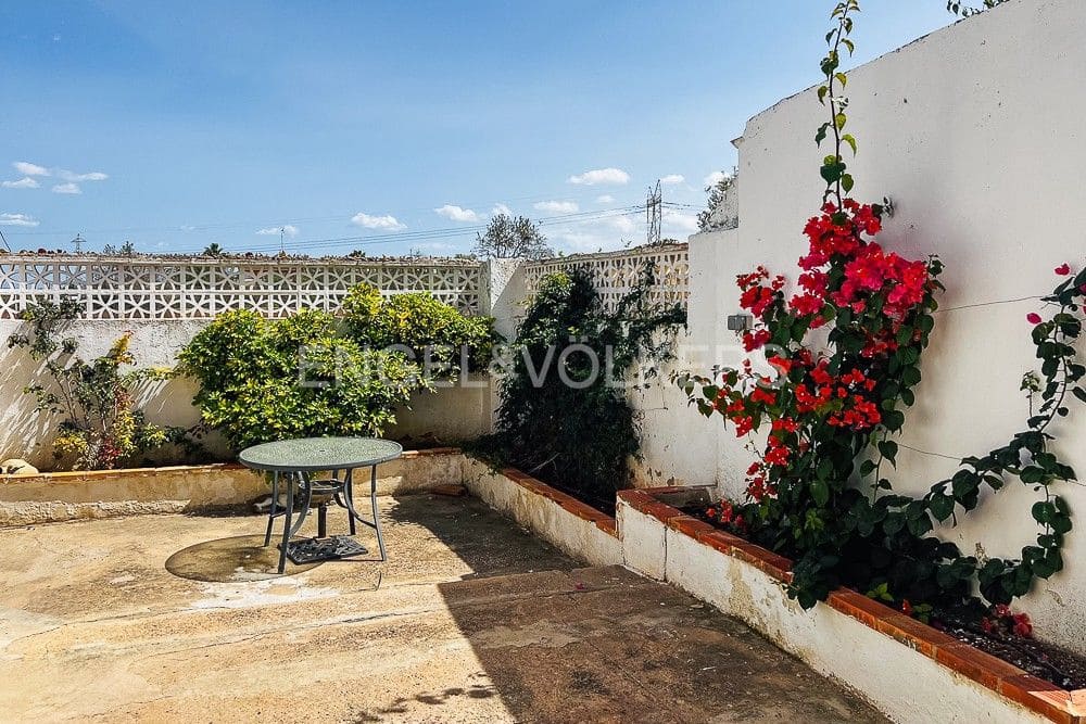 7 bedroom Finca/Country House for sale in Riba-roja de Turia with garage - € 900,000 (Ref: 8235296)