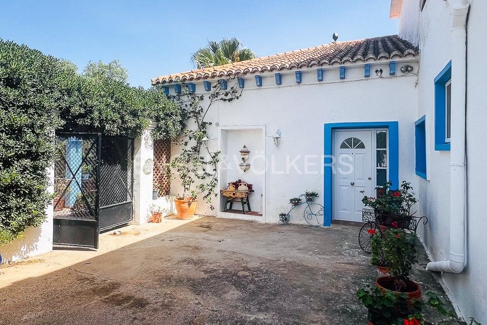 7 bedroom Finca/Country House for sale in Riba-roja de Turia with garage - € 900,000 (Ref: 8235296)