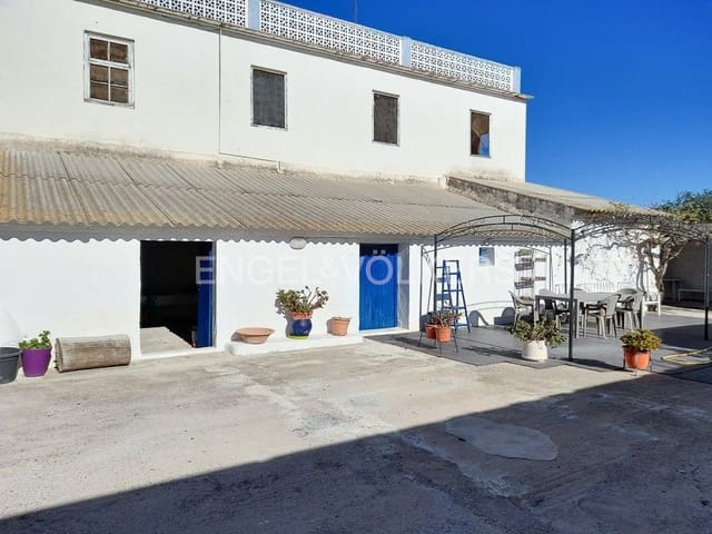 7 bedroom Finca/Country House for sale in Riba-roja de Túria with garage - € 900,000 (Ref: 8235296)