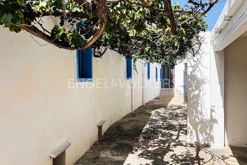 7 bedroom Finca/Country House for sale in Riba-roja de Turia with garage - € 900,000 (Ref: 8235296)
