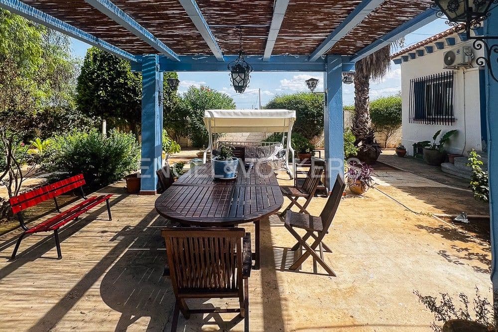 7 bedroom Finca/Country House for sale in Riba-roja de Turia with garage - € 900,000 (Ref: 8235296)