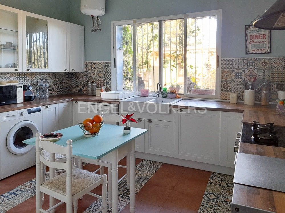 7 bedroom Finca/Country House for sale in Riba-roja de Turia with garage - € 900,000 (Ref: 8235296)