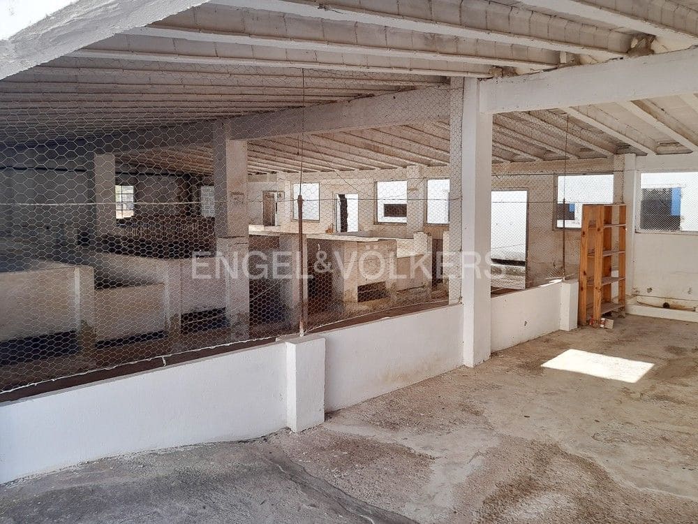 7 bedroom Finca/Country House for sale in Riba-roja de Turia with garage - € 900,000 (Ref: 8235296)