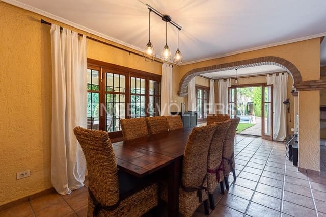 Chalet de 6 habitaciones en La Cañada, Paterna en venta con piscina garaje - 649.000 € (Ref: 8235299)