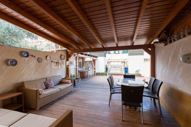 4 soveværelse Semi-Rækkehus til salg i La Malva-Rosa, Valencia by med garage - € 798.000 (Ref: 8235354)