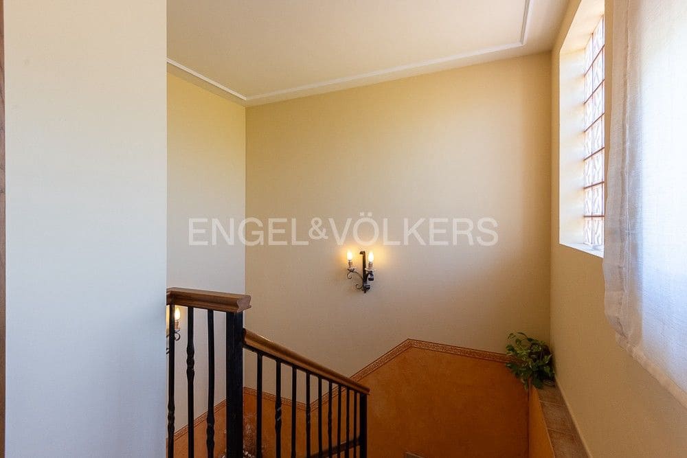 4 bedroom Villa for sale in Naquera with pool garage - € 540,000 (Ref: 8235362)
