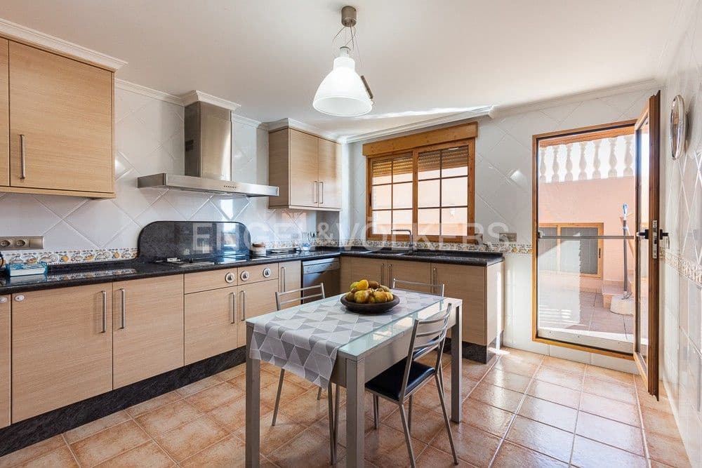 4 bedroom Villa for sale in Naquera with pool garage - € 540,000 (Ref: 8235362)
