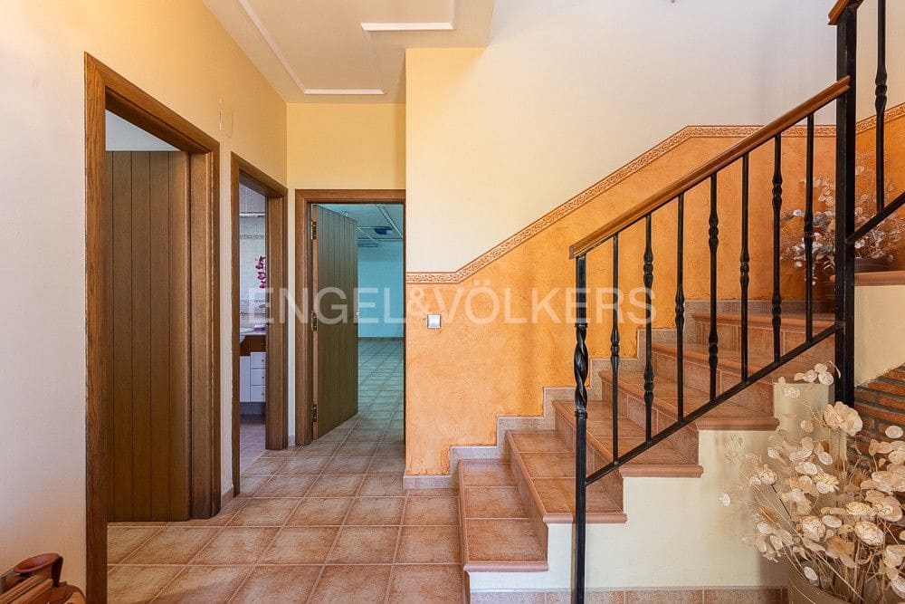 4 bedroom Villa for sale in Naquera with pool garage - € 540,000 (Ref: 8235362)